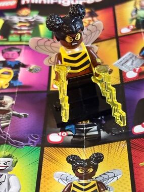 LEGO DC Super Heroes "Bumblebee" colsh14 with stand, accessories & pamphlet